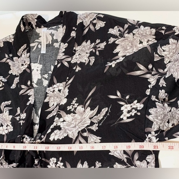 Spiritual Gangster Bathrobe Size OS Black Floral - Picture 6 of 10